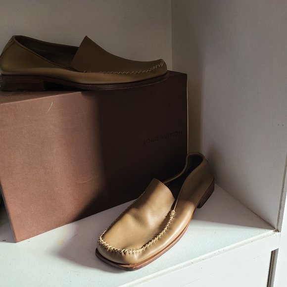 Men Louis Vuitton loafer - Picture 1 of 3